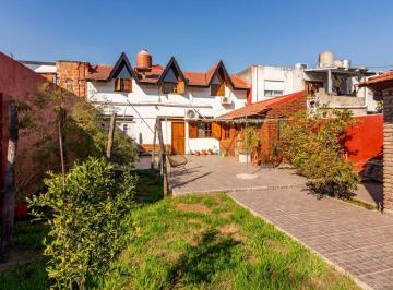 Casa · 165m² · 4 Ambientes · 2 Cocheras · Casa 4 Amb Patio Quincho y Parrilla V Luzuriaga