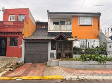 Casa · 260m² · 6 Ambientes · 2 Cocheras · Venta Casa 6 Ambientes Cochera Tablada
