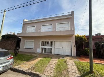 Casa · 170m² · 5 Ambientes · 1 Cochera · En Venta Casa 5 Ambientes en San Martin