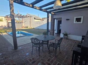 Casa · 150m² · 4 Ambientes · 7 Cocheras · Venta Casa 4 Ambientes Padua Quincho Pileta