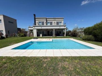 Casa · 140m² · 4 Ambientes · 2 Cocheras · Venta Casa 4 Amb, Pileta, Jardín, Haras del Sur 3