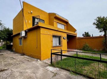 Casa · 105m² · 5 Ambientes · 1 Cochera · Casa 5 Ambientes Venta en Glew