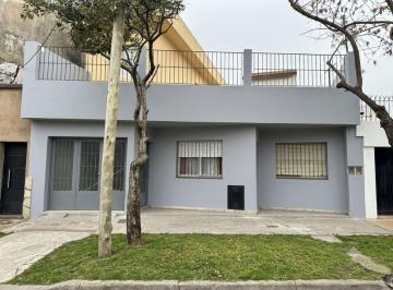 Casa · 94m² · 4 Ambientes · 1 Cochera · Casa en Venta 4 Ambientes - Carapachay - Nuevo Valor