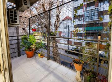 Departamento · 55m² · 3 Ambientes · 1 Cochera · 3 Amb. con Cochera, Baulera y Balcón - Flores!