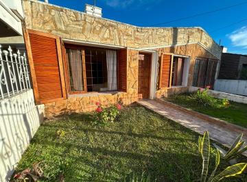 Casa · 137m² · 4 Ambientes · 2 Cocheras · Venta Casa 3 Dorm. Galpon Parque Dean Funes