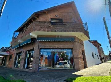 Casa · 252m² · 4 Ambientes · 2 Cocheras · Casa 4 Amb C/ Local y Fondo de Comercio + Terraza