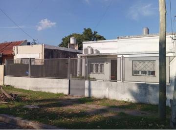 Casa · 65m² · 3 Ambientes · Venta Casa 3 Amb C/ Galpon Rafael Calzada