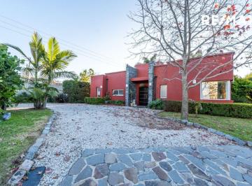Casa · 144m² · 3 Ambientes · 3 Cocheras · Venta Casa Las Liebres 1 Planta, Pileta, Km 38