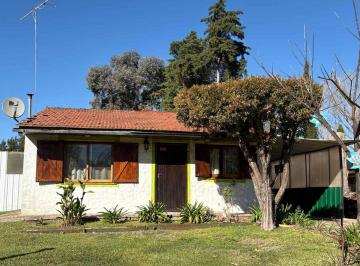 Casa · 59m² · 3 Ambientes · 1 Cochera · Venta Casa Parque y Pileta Parque Exaltación.