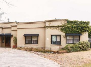Casa · 312m² · 8 Ambientes · Venta Casa 8 Amb,2 Lot Chacras de La Cruz Capilla