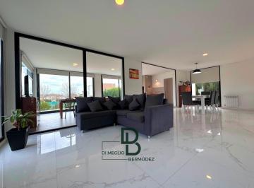 Casa · 170m² · 4 Ambientes · 3 Cocheras · Casa 4 Ambientes en Arenas del Sur