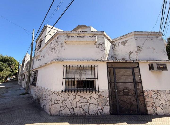 Casa · 160m² · 5 Ambientes · 1 Cochera