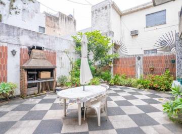 Casa · 200m² · 5 Ambientes · 1 Cochera · Casa 4 Amb C/patio, Parrilla y Cochera Venta Flores