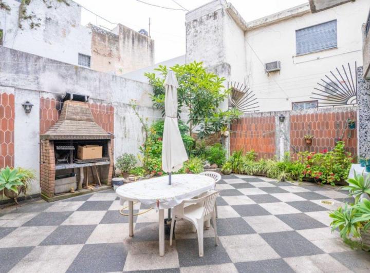 Casa · 200m² · 5 Ambientes · 1 Cochera