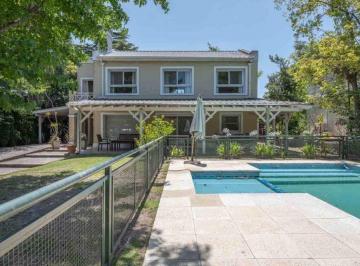 Casa · 193m² · 5 Ambientes · 3 Cocheras · Venta Casa 5 Amb en Boatcenter, Tigre