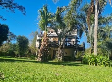 Casa · 100m² · 4 Ambientes · Venta Casa en Delta 3 Pisos con Parrilla y Jardin