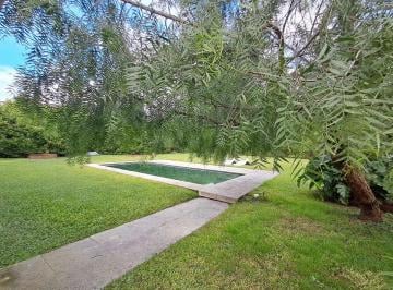 Casa · 127m² · 5 Ambientes · 4 Cocheras · Venta Casa en Villanueva Tigre - 1 Planta y Pileta