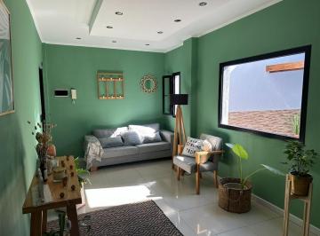 PH · 165m² · 4 Ambientes · 1 Cochera · PH 4 Ambientes en Venta en Ciudadela con Garaje