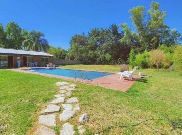 Casa · 103m² · 2 Ambientes · 2 Cocheras · Casa Quinta Villa La Paz - Pontevedra 1600 m² Pileta