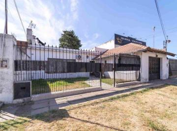 Casa · 66m² · 3 Ambientes · 1 Cochera · Venta Casa 2 Ambientes con Cochera Villa de Mayo