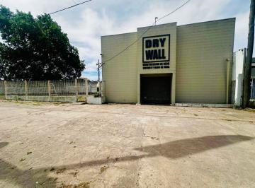 Bodega-Galpón · 304m² · Lote con Galpon Comercial en Venta en Av 122