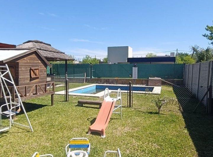 Casa · 258m² · 5 Ambientes · 3 Cocheras