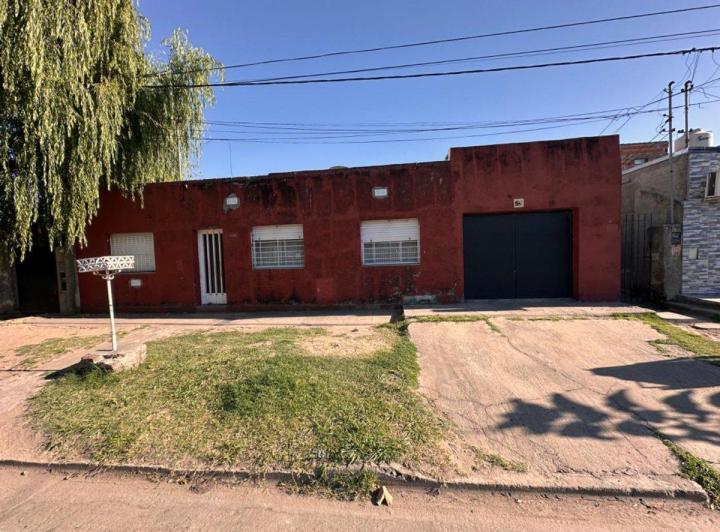 Casa · 135m² · 5 Ambientes · 2 Cocheras