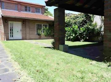 Casa · 160m² · 4 Ambientes · 2 Cocheras · Venta Casa V. Ballester, 4 Hab, Jardín, 2 Cocheras