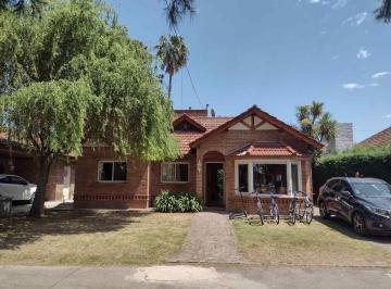 Casa · 115m² · 5 Ambientes · 2 Cocheras · Venta Casa Country Venado I Canning