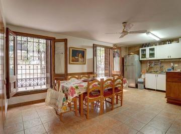 Casa · 220m² · 6 Ambientes · Hermosa Casa Lote Propio 6 Amb. - Venta / Monserrat