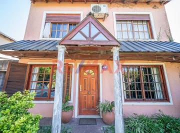 Casa · 154m² · 6 Ambientes · 4 Cocheras · Venta Casa 6 Amb Pilar con Jard Quincho y Pileta