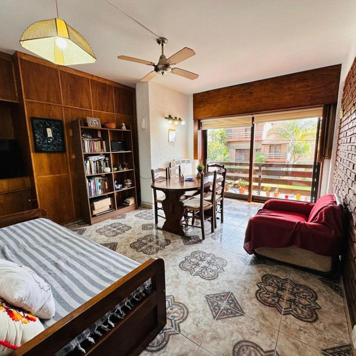 Venta departamento 2 ambientes frente cochera 43m² Punta Mogotes