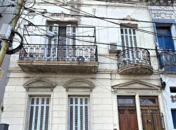 PH · 106m² · 5 Ambientes · Venta PH. Excelente Ubicación. Parque Patricios