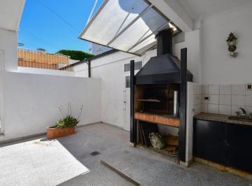 Casa · 164m² · 5 Ambientes · 1 Cochera · Alquiler Casa de 3 Dorm. y Cochera