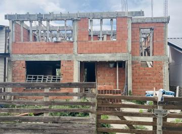 Casa · 135m² · 5 Ambientes · 1 Cochera · Venta Casa a Terminar Planos Aprobados