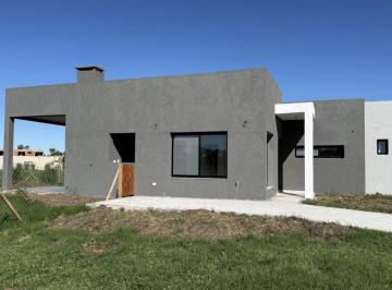 Casa · 123m² · 4 Ambientes · 1 Cochera · Venta Casa 4 Ambientes Santa Elisa Pilar del Este