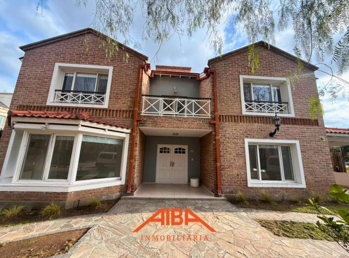 Casa · 600m² · 6 Ambientes · 2 Cocheras