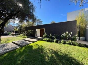 Casa · 365m² · 5 Ambientes · 2 Cocheras · Venta Casa 4 Dorm C/pileta La Paloma Villa Allende
