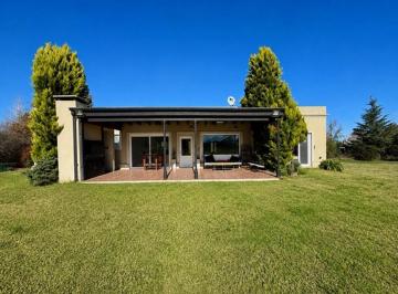 Casa · 197m² · 5 Ambientes · 5 Cocheras · Casa Amoblada en Alquiler - Club de Campo La Ranita