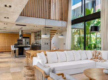 Casa · 284m² · 6 Ambientes · 4 Cocheras · Venta Casa a La Laguna Muelles Puertos del Lago