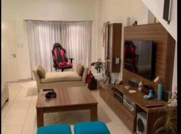 Casa · 150m² · 4 Ambientes · 2 Cocheras · Triplex 4 Ambientes en Venta en Ramos Mejia