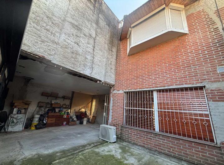 Casa · 165m² · 5 Ambientes · 2 Cocheras