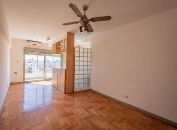 Departamento · 44m² · 2 Ambientes · 1 Cochera · Venta - Semipiso 2 Amb. con Toilette y Garage.
