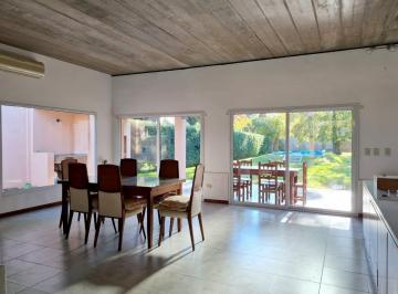 Casa · 217m² · 4 Ambientes · 1 Cochera · Venta Casa 4 Amb Gral Las Heras Apta Crédito Hipot