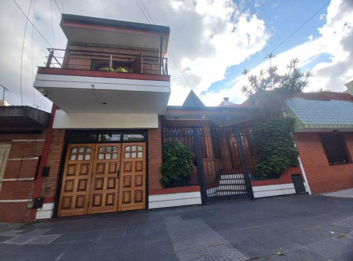 Casa · 125m² · 4 Ambientes · 1 Cochera