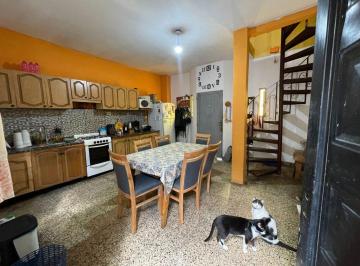 PH · 76m² · 4 Ambientes · 1 Cochera · Venta PH 4 Ambientesc/cochera Sin Expensas