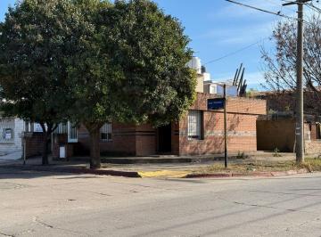 Casa · 84m² · 7 Ambientes · 1 Cochera · Vende Casa en Barrio Dean Funes