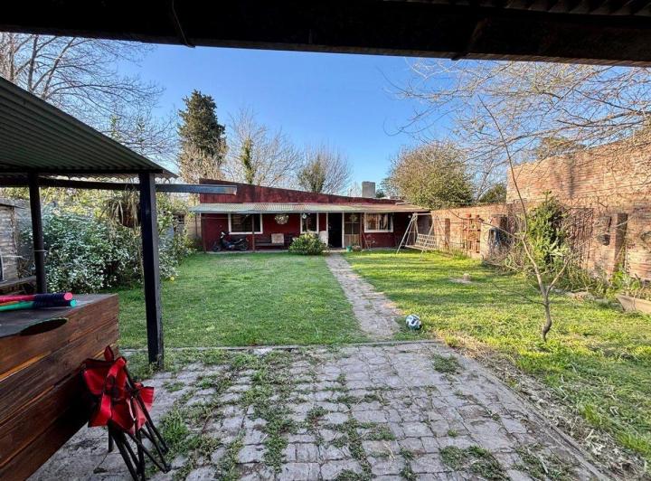 Casa · 100m² · 5 Ambientes · 2 Cocheras