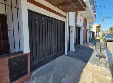 PH · 72m² · 1 Ambiente · 2 Cocheras · PH con Fondo Libre 135 m², Lanús Oeste