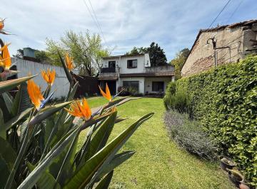Casa · 165m² · 5 Ambientes · 2 Cocheras · Casa 5 Amb, con Parque y Cochera Ato Credito